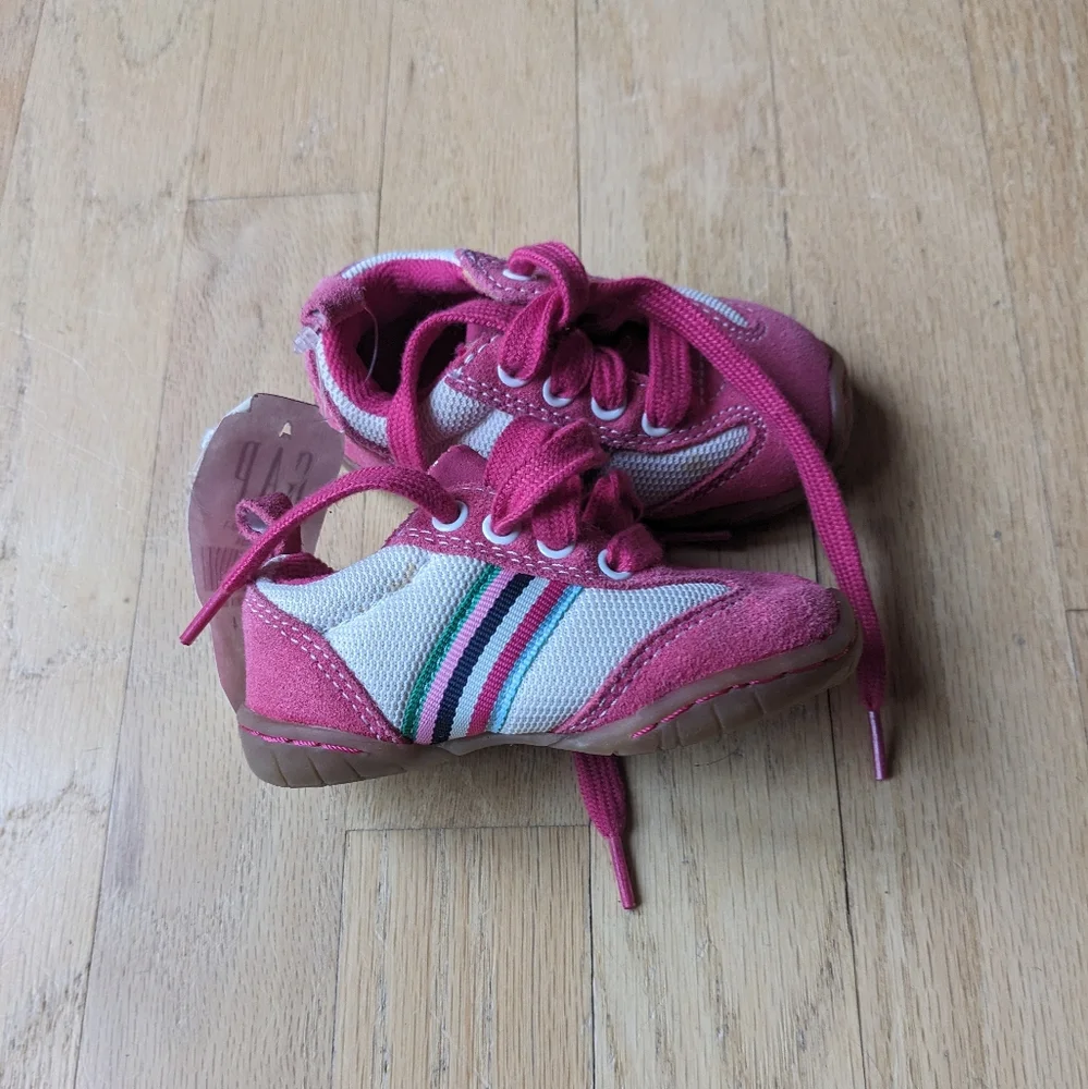 NWT Baby Gap rainbow sneakers size 5